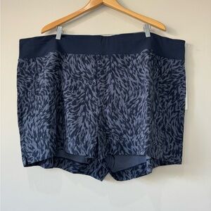 Athleta NWT Trekkie North Printed Mid Rise Shorts size 26